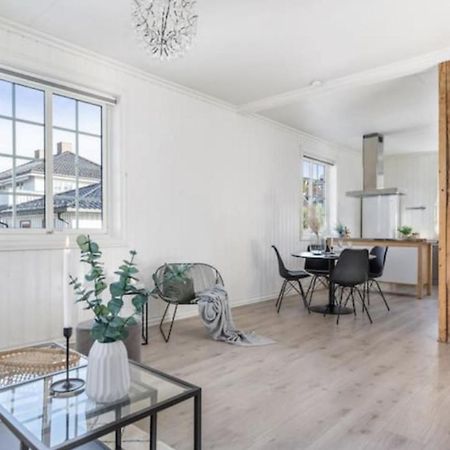 Lys Og Sentral Leilighet Med Terrasse Og Hage Lägenhet Lillehammer Exteriör bild